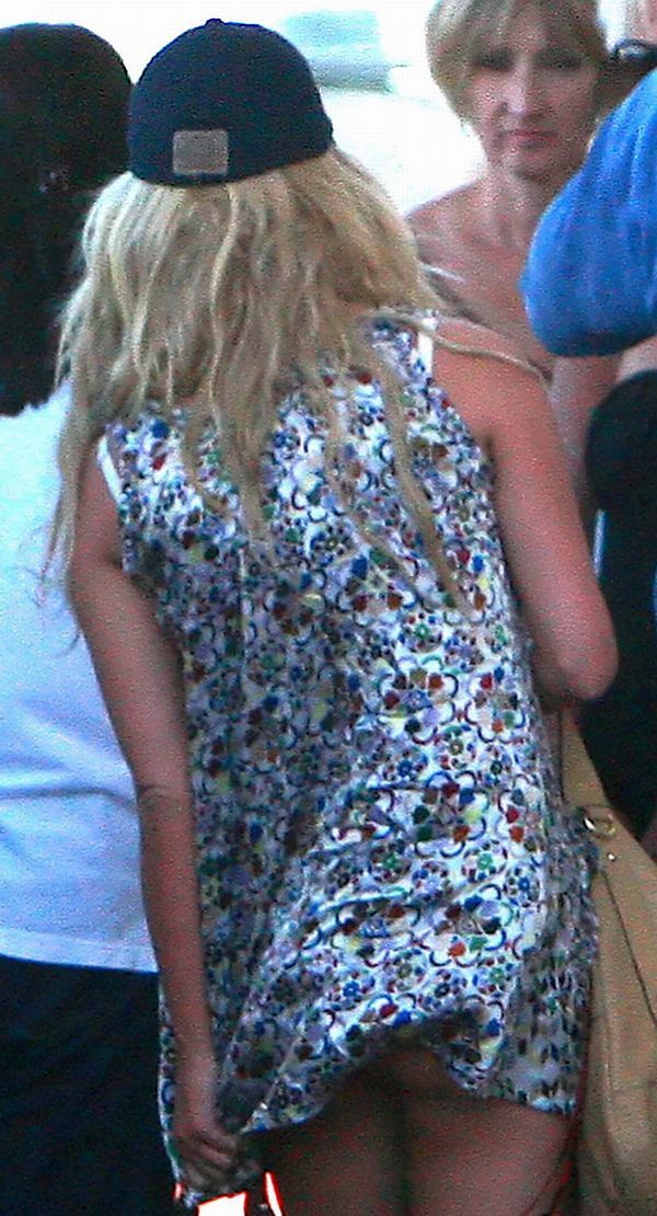 Jessica Simpson Upskirt Ass Cheek