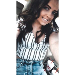 Hannah Thomas is looking sexy as hell