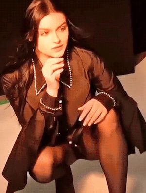 Ariel Winter upskirt Bello Mag photo shoot BTS