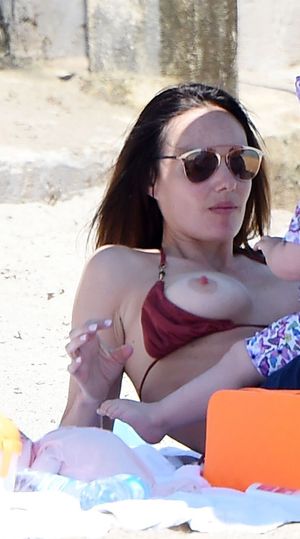 Tamara Ecclestone Has Her Nipple Revealed While Sunbathing