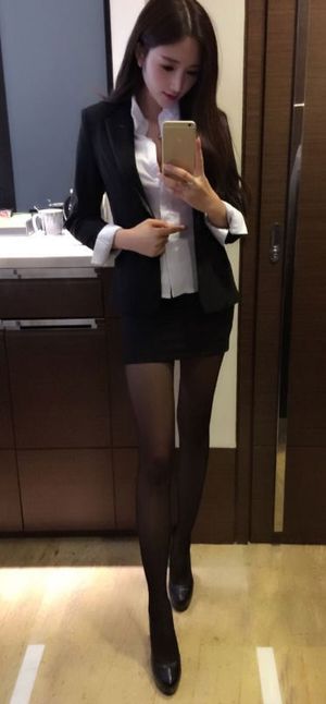 Check herself before a job interview