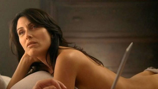 Lisa Edelstein Nude Scene from ‘House MD’