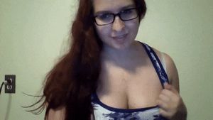 Inteligência não é minha única qualidade. Quer ver?