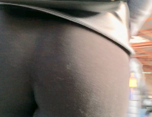 Tight leggings voyeur shot