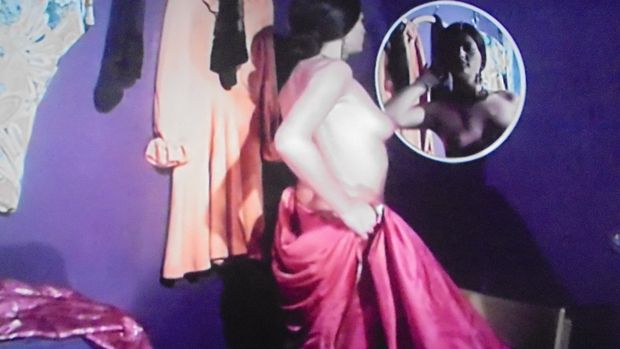 Vintage - indian Hindu MILF Slut topless in Germany *roentgen01*