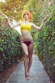 Super hottie showing off her sexy body