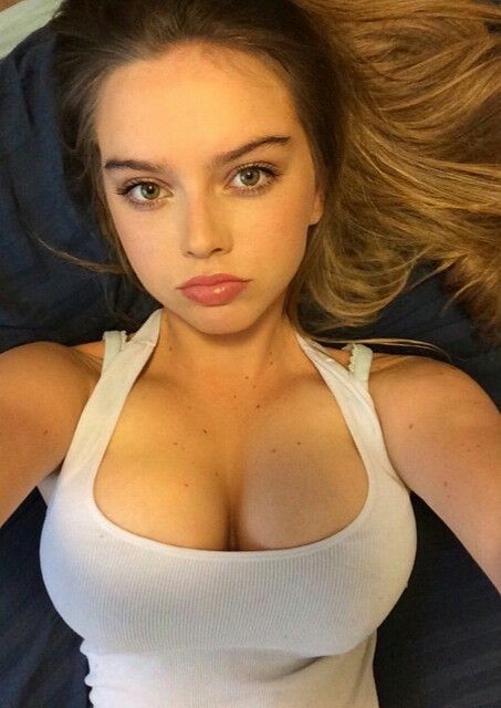 Lauren Hanley - Sweet look