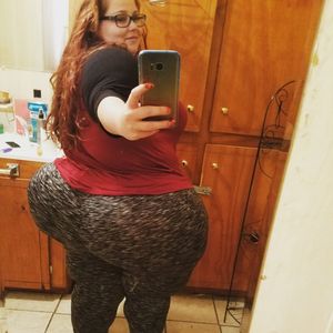 superb tank ass on this beautiful redhead ssbbw