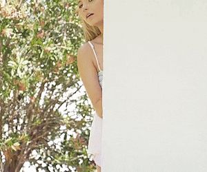 хоroша))) = pretty)))