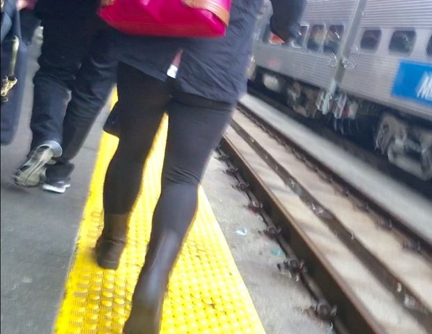 Leggings in train station