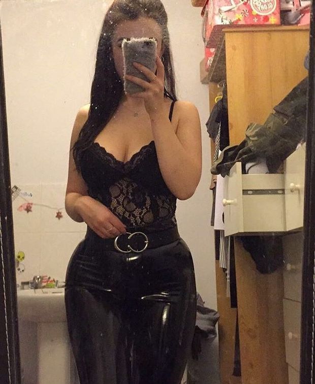 Curvy teen in latex