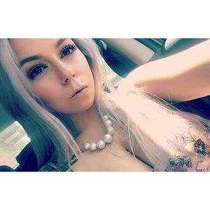 I wanna fuck her asshole with my tounge