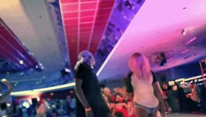 sexi lady in hotpants