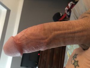 Nice sharp dickhead & veiny shaft on my long ass dong