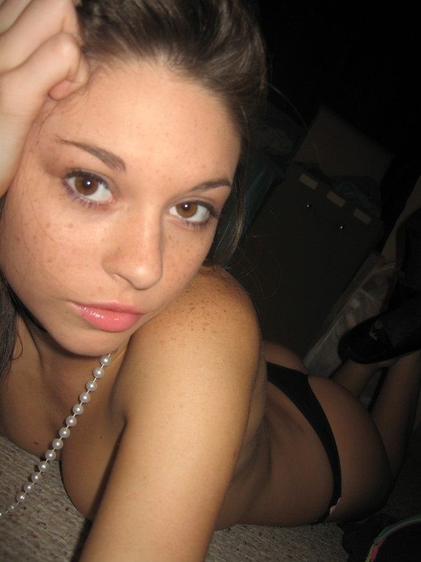 Super sexy coed.