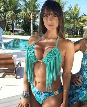 Brazilian Carol Dias #20