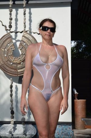 Fotos de gostosas usando roupa transparente