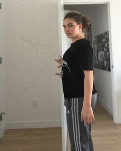 Camren bicondova has a nice round ass