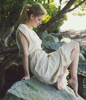 Sarah Grey showing her pretty feet very sexy