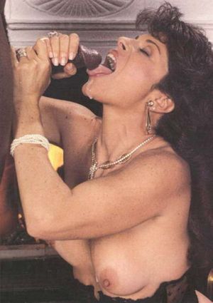 Ona Zee laat heerlijk in haar mond klaarkomen. Slikken schatje