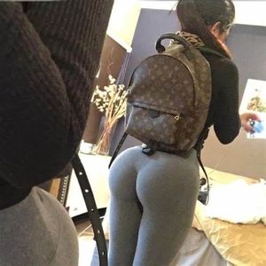 Hot amatuer asian ass in yoga pants