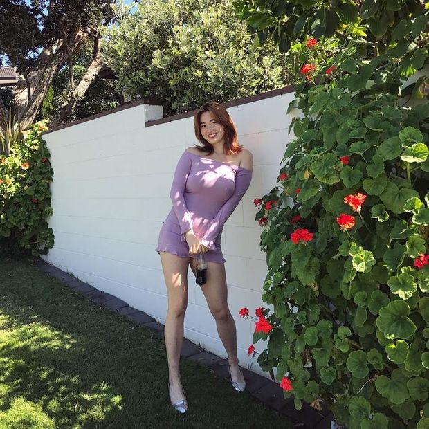 long legs korean babe