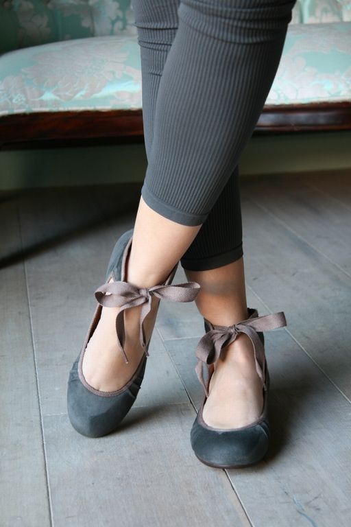 Awesome feet with grey flats and leggings