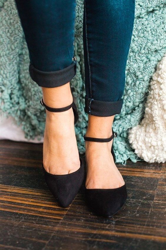 Black pointed flats