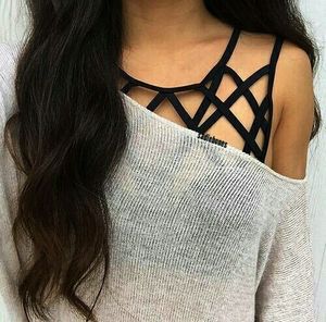 No makeup and messy curls warning post