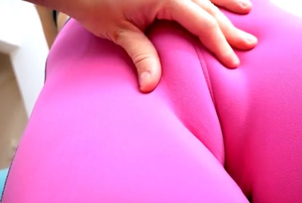 Fionas fat cameltoe