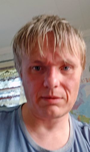 Me in my room, I am alone. Anyone?