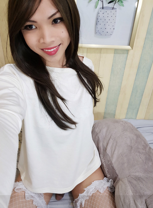 Youre missing some lace on your third leg...