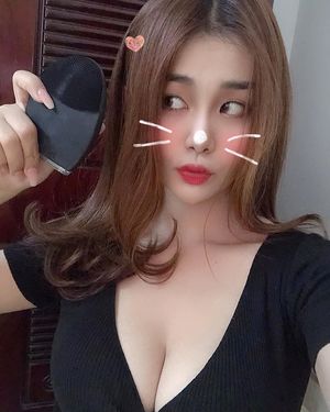 beautiful vietnamese chick