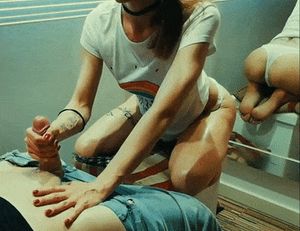 Elle le branle à domicile