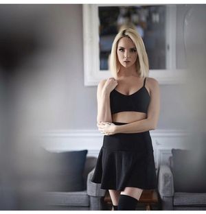 Cassaundra kelly is looking sexy as hell in black mini skirt with black bra