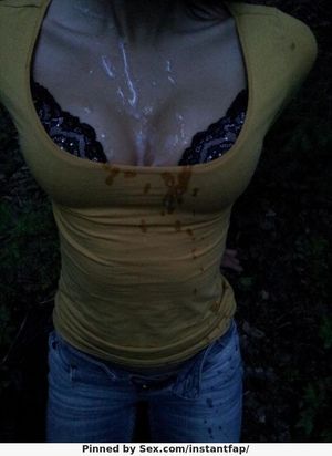 La pute l'a fait venir sur elle