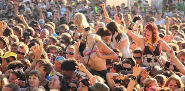 Concert tits