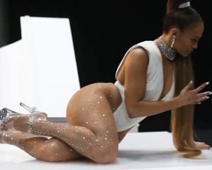 Jennifer Lopez – Medicine