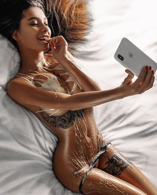 Gorgeous brunette wants to fuck like crazy and have icing licked off her tits