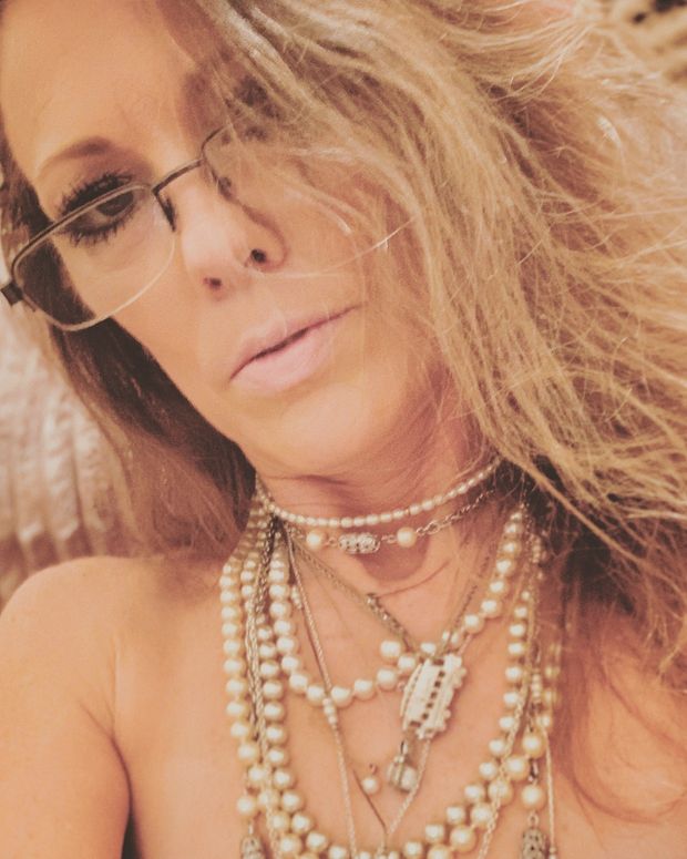 Selfie with pearls