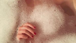 amateur bath boobs