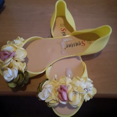 Sisters shoes