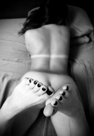 Would you suck those sexy toes