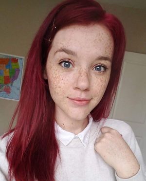 Generally don't like fake redheads but she's an exception