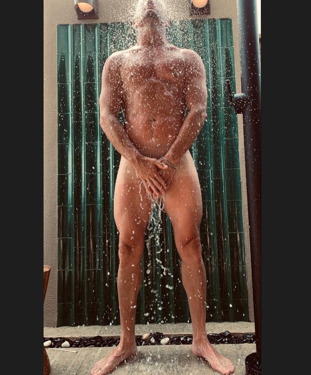 CT shower nude