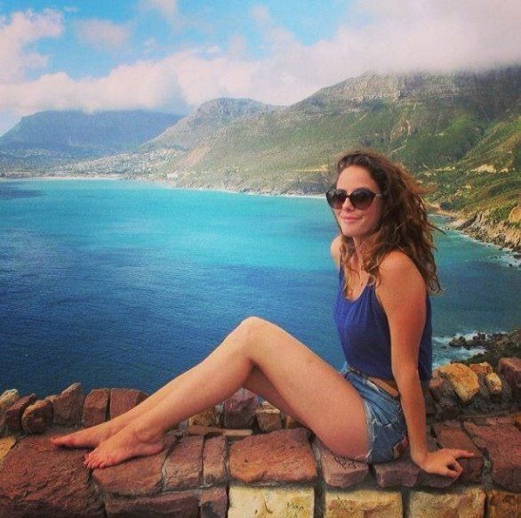 Kaya Scodelario has beautiful legs