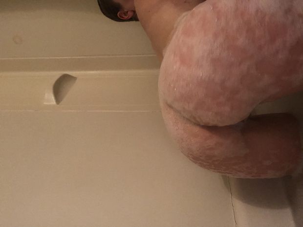 Sexy soapy ass
