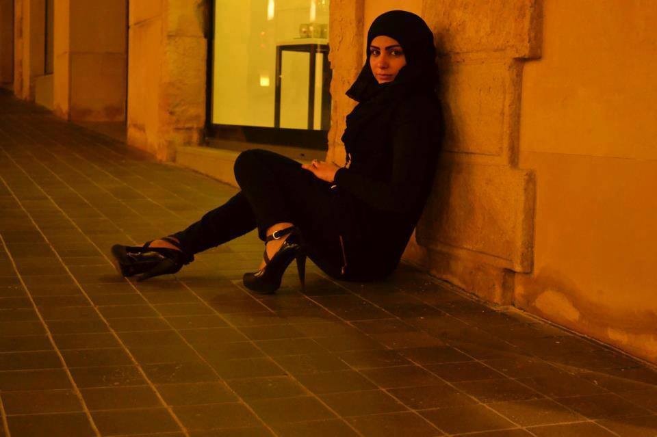 hijabi whore waiting for her next customer ;)