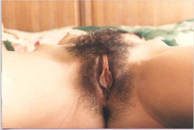 I'm Susan and this is my VERY NAUGHTY and VERY HORNY LITTLE PUSSY, please ENJOY my PUSSY too, pretty please!!!