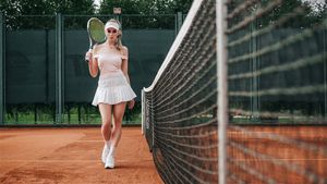 Hottie at tennis court